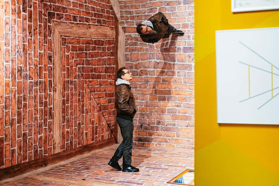 Lyon: Musée de l’illusion Entrance Ticket - What you’ll do in an hour: a room-by-room flow