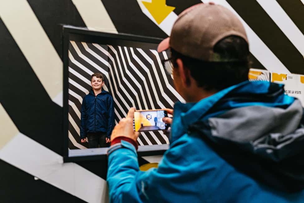 Lyon: Musée de l’illusion Entrance Ticket - What to bring (and what not to): camera-first visit