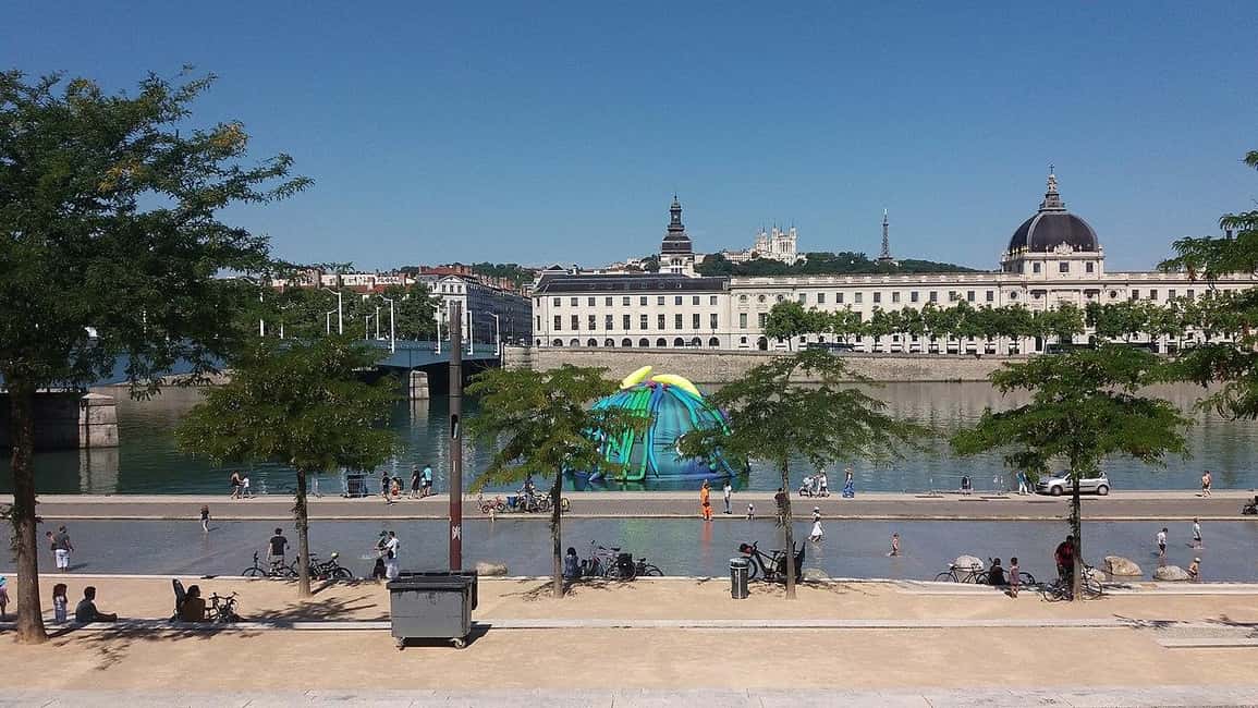 Lyon: Old District Private Guided Walking Tour - Price and logistics: what $217 buys you in real terms