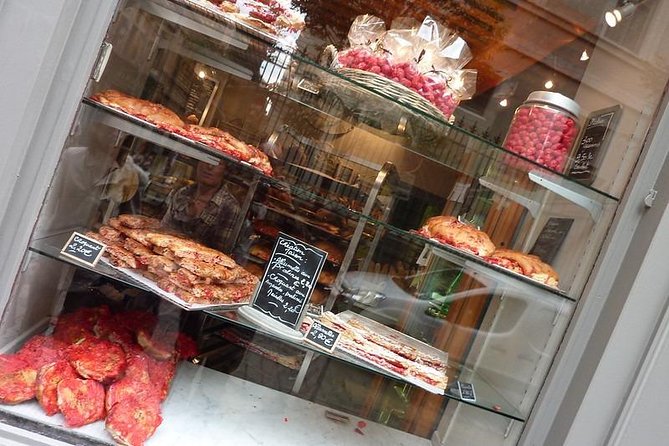 Lyon Old District : Private Walking Tour - Gadagne, Guignol, and a glimpse inside the courtyard