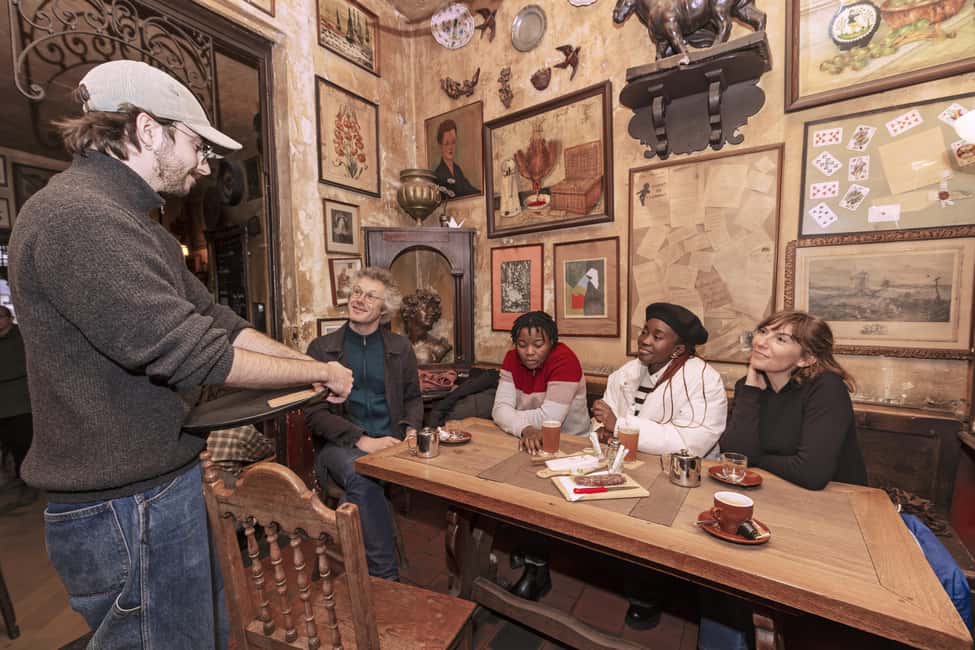 Lyon Old Town Food Tour: Full French Meal with Wine - Presqu’île and Vieux Lyon: the best views come on your way to the next bite