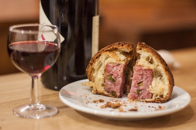 Lyon Old Town Food Tour with 6 French Delicacies & Fine Wine - Temple du Change to Chez Mamie: Pot Lyonnais wine and Lyon cheese-and-cold-cuts