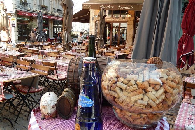 Lyon Old Town Food & Wine Tasting Tour including a Bouchon Lyonnais - Morning versus afternoon: picking the right hunger level