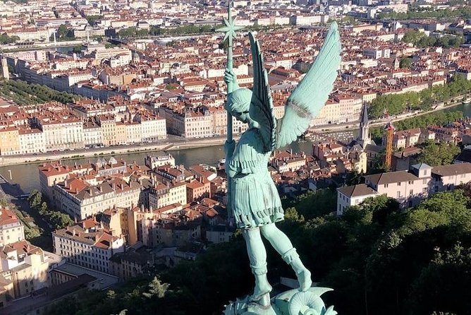 Lyon Panoramic 4h-City Tour - Reading the Fresque des Lyonnais