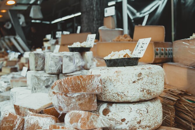 Lyon Private Walking Tour and Food Market Discovery - Who should book this Lyon experience?