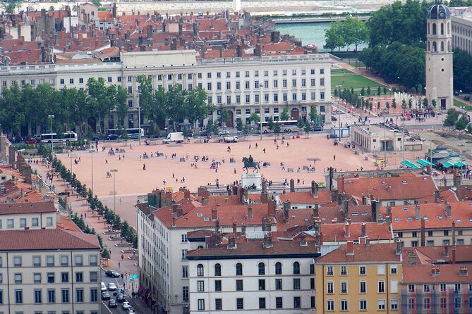 Lyon Private Walking Tour with a Local - Food-market stops and local life: more than just sightseeing