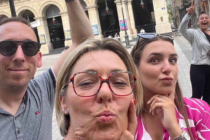 Lyon Scavenger Hunt and Sights Self-Guided Tour - A private activity for families and small groups