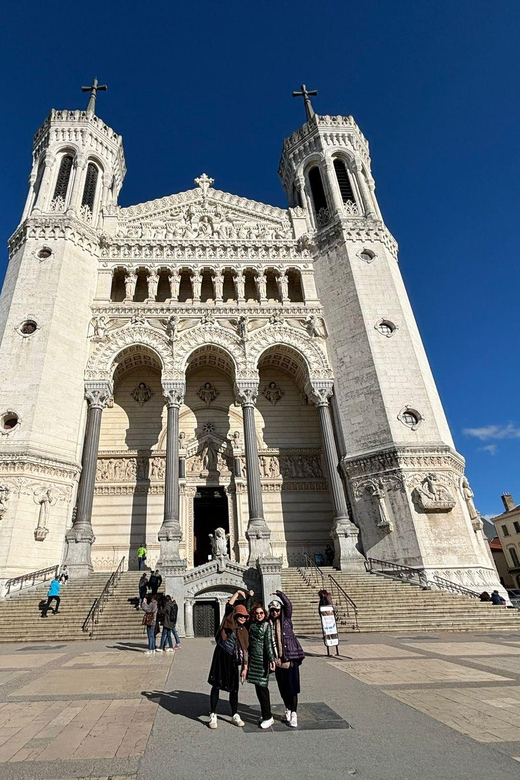 Lyon : Visit Lyon on a private half-day tour with a driver - Place des Terreaux, the Opera House, and City Hall
