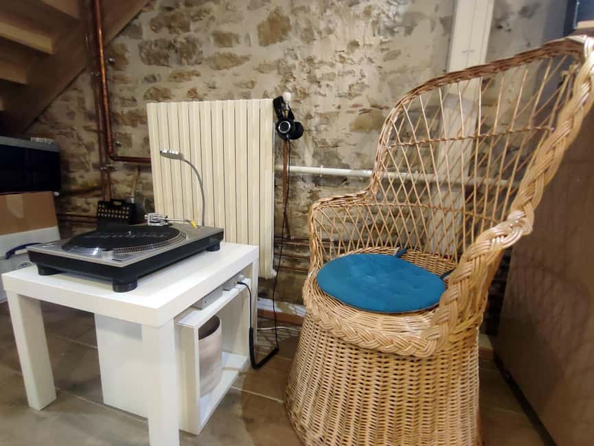 Lyon: Wine Tasting & Vinyl Record Experience - Timing, group size, and practical planning