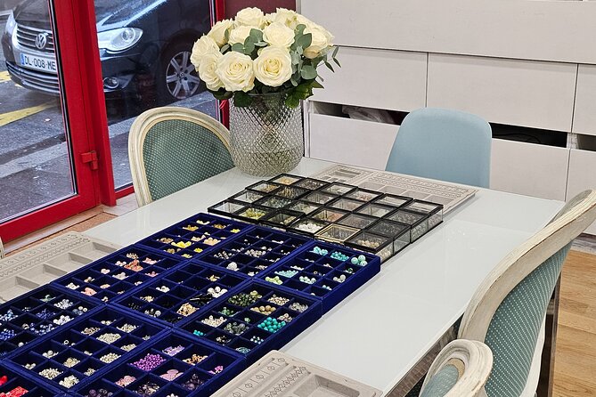 Manufacturing of Customizable Bracelets in Paris - A creative hour near the Arc de Triomphe