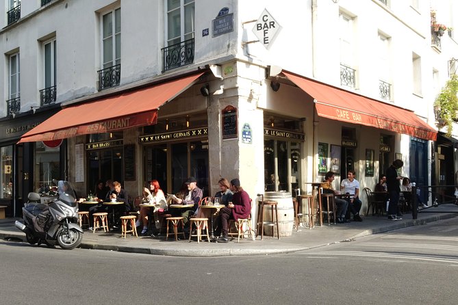 Marais Gallery Walk - Private Tour - Why the Marais works so well for contemporary art