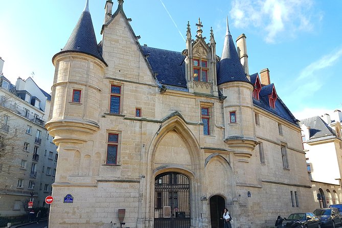 Marais Private Walking Tour - Medieval Paris at Hôtel de Sens