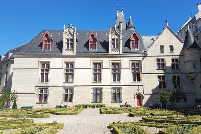 Marais Private Walking Tour - Starting beside Hôtel de Ville