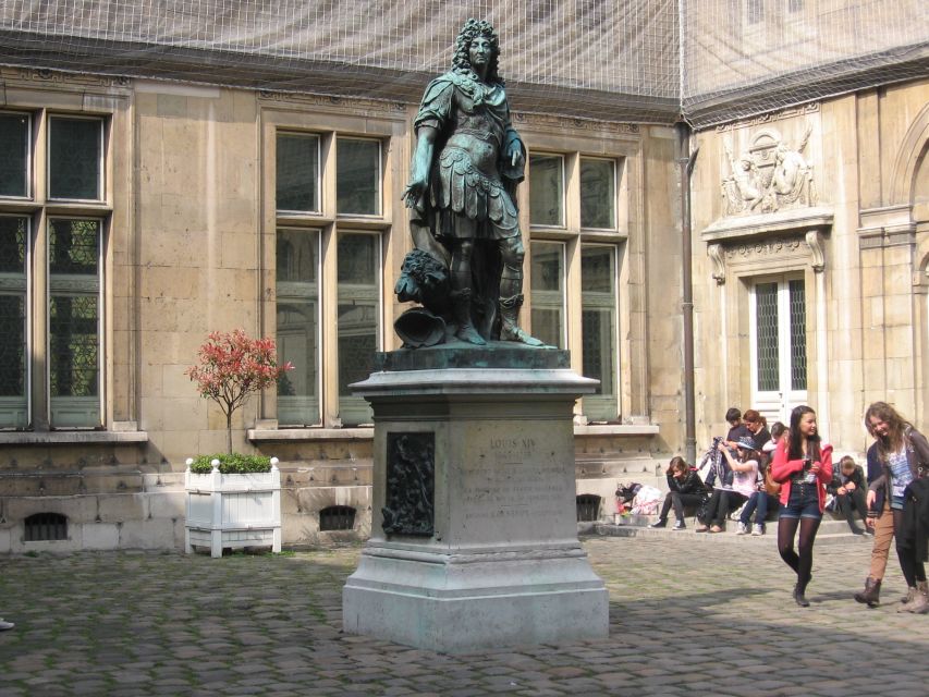 Marais Walking Tour: Lifestyle in Paris - Starting at Larnicol near Saint-Paul