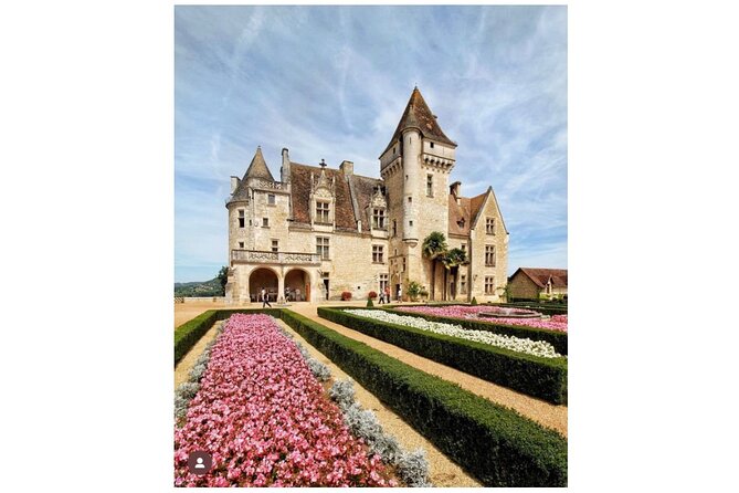 Margaux Wine Tour experience - A photo stop at Château Margaux