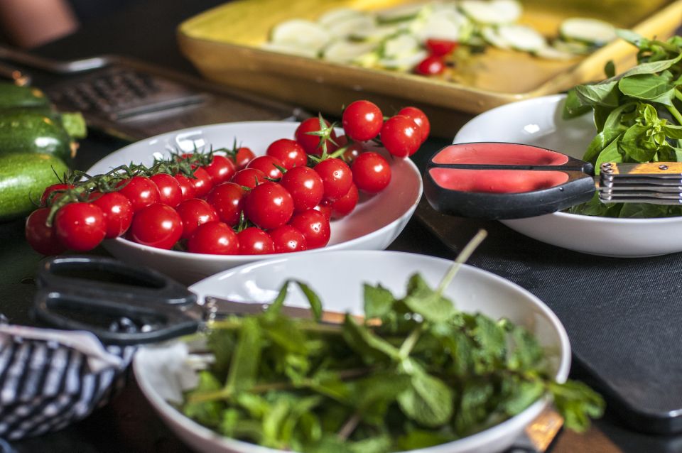 Market Visit and Cooking Class with a Parisian Chef - What you’ll actually cook: entrée, main, and dessert
