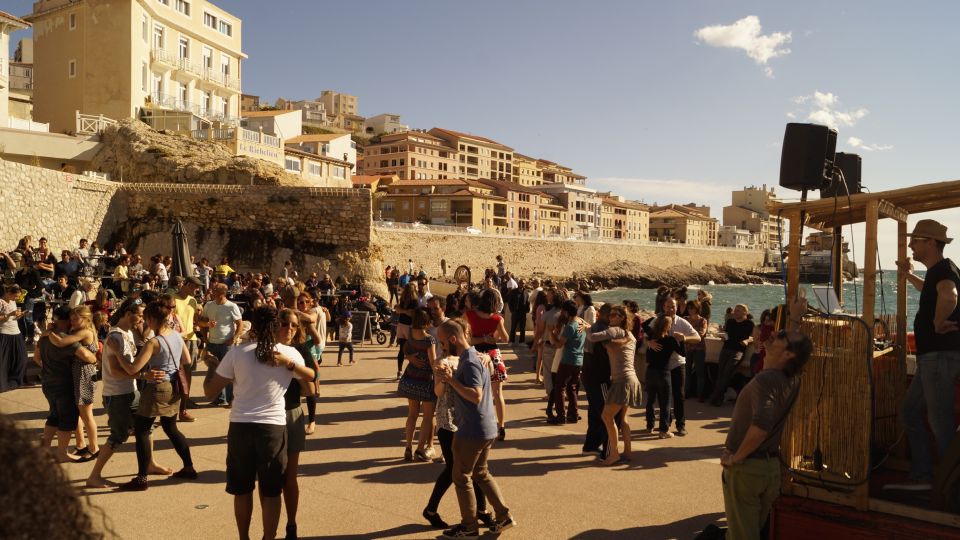 Marseille: Bookbinding experience in the Vieux Port - Access, meeting details, and practical limits