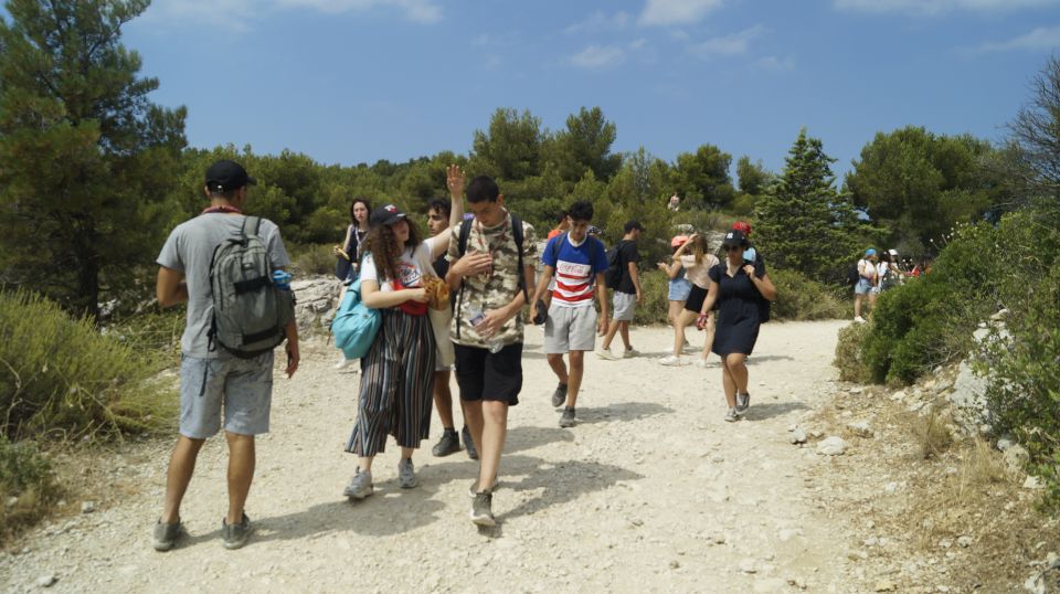 Marseille: Calanques National Park Guided Hike with Picnic - Guides and group energy: why the leadership often drives the best moments