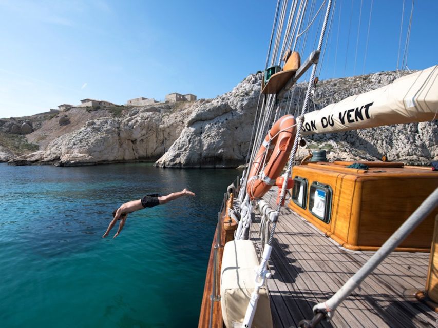 Marseille: Calanques Sailing Day Trip with Lunch and Wine - Le Don du Vent: the boat, the meeting point, and the mood