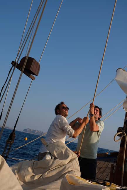 Marseille: Château d'If and Frioul Calanques Sailing Cruise - La Flâneuse from Les Barquettes: the tartane experience starts fast