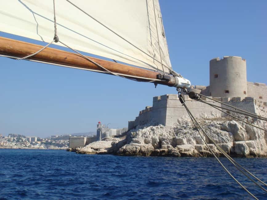 Marseille: Château d'If and Frioul Calanques Sailing Cruise - Frioul Islands and Calanques National Park: coves you can feel