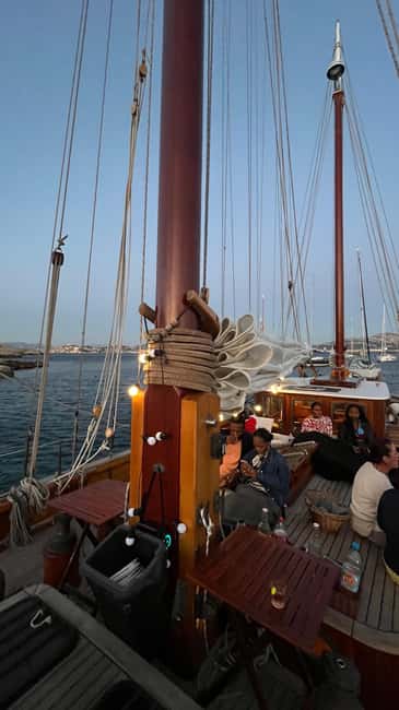 Marseille: Evening sailboat trip to the Calanques du Frioul with buffet and organic wine - Timing and meeting details: don’t miss Pier 2