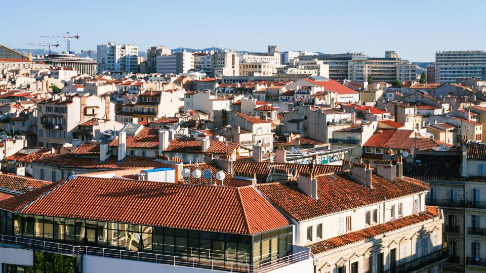 Marseille: Express Walk with a Local in 90 minutes - Starting on Rue de la Canebière