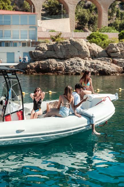 Marseille: Frioul Islands Boat Tour with Swim Stop - After the sea: rinse off and head back on the same pace