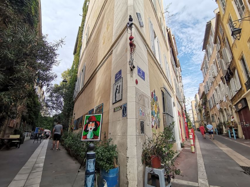 Marseille: Guided Pétanque Game with Local Aperitif - Pastis, rosé, and the French aperitif
