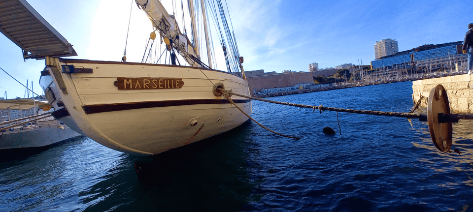 Marseille: Half-Day City Highlights Guided Walking Tour - Le Panier and Hôtel de Ville: Old Streets, City Identity