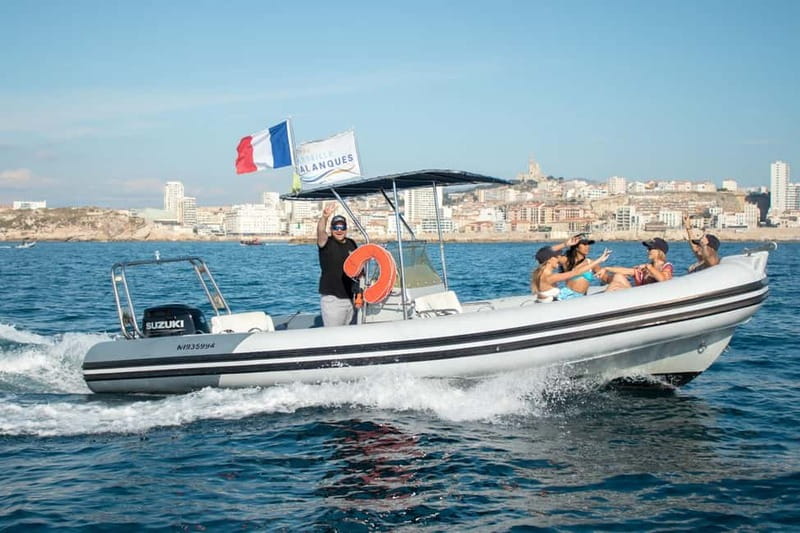 Marseille: Old Port Boat Tour - Fort Saint-Nicolas and Hôtel de Ville: photo angles that beat the street