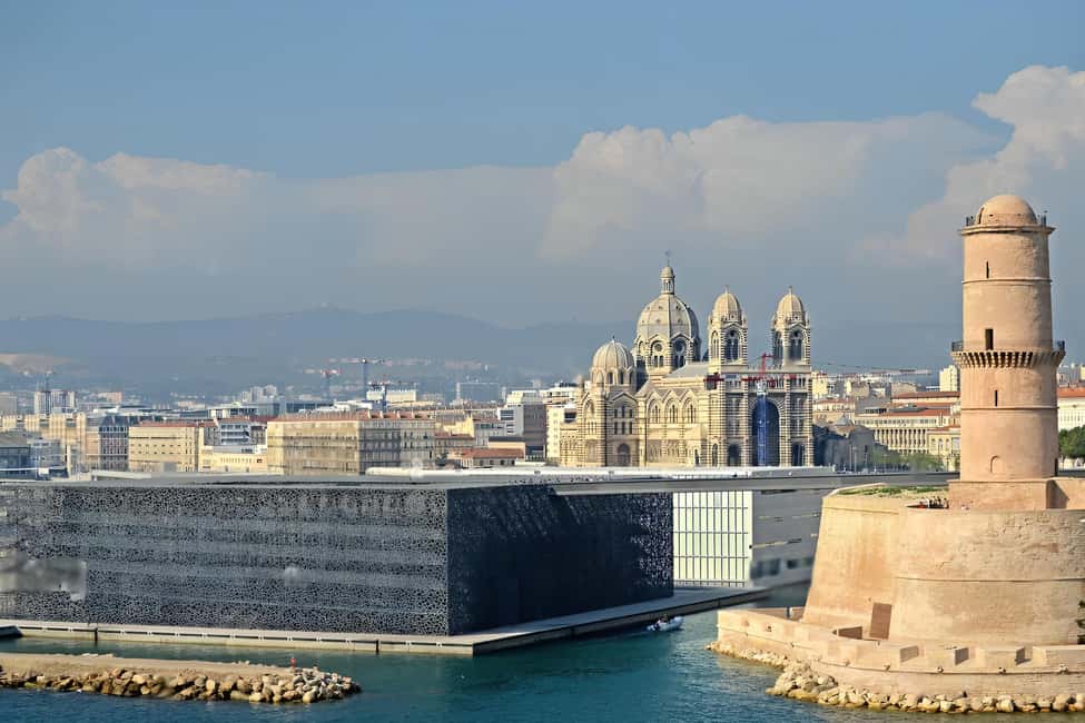Marseille: Old Port to Cité Radieuse Rooftop Tuk-Tuk Tour - A Marseille evening that connects fort, sea, tunnel, and stars