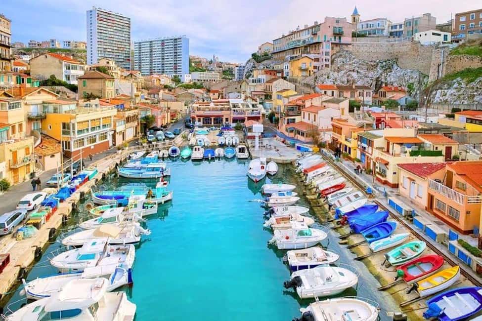 Marseille: Photoshoot Experience - A Marseille Photo Session Built Around Your Location