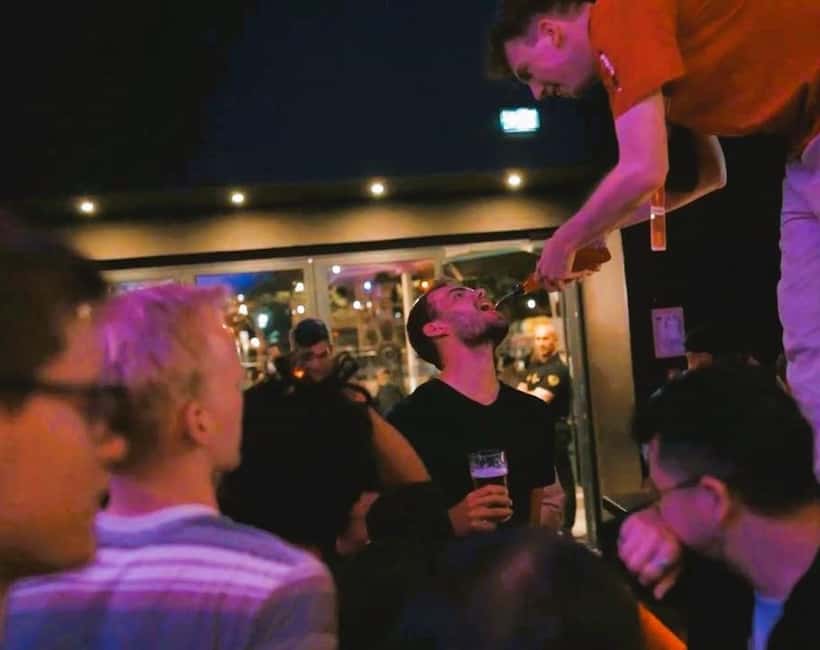 Marseille Pub Crawl: Explore by Night Meet, Mingle & Party - Card vs cash: what can go wrong with Marseille nightlife payments