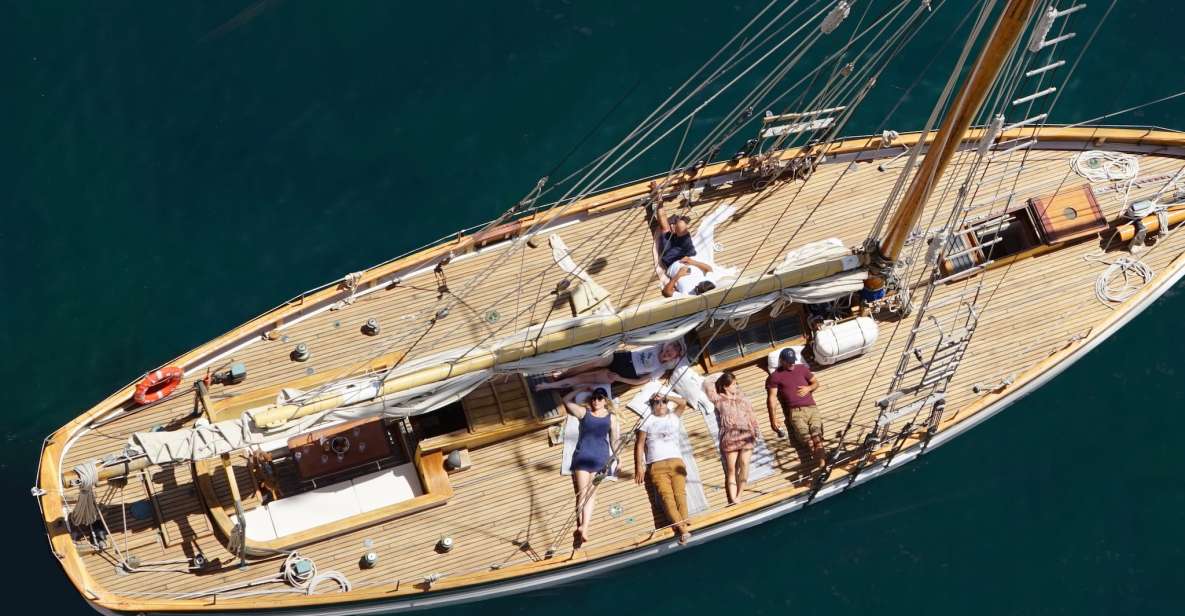 Marseille: Sailboat Cruise with Lunch, Swim & Organic Wine - Welcome snack, then a chef-made vegetarian lunch with organic wine