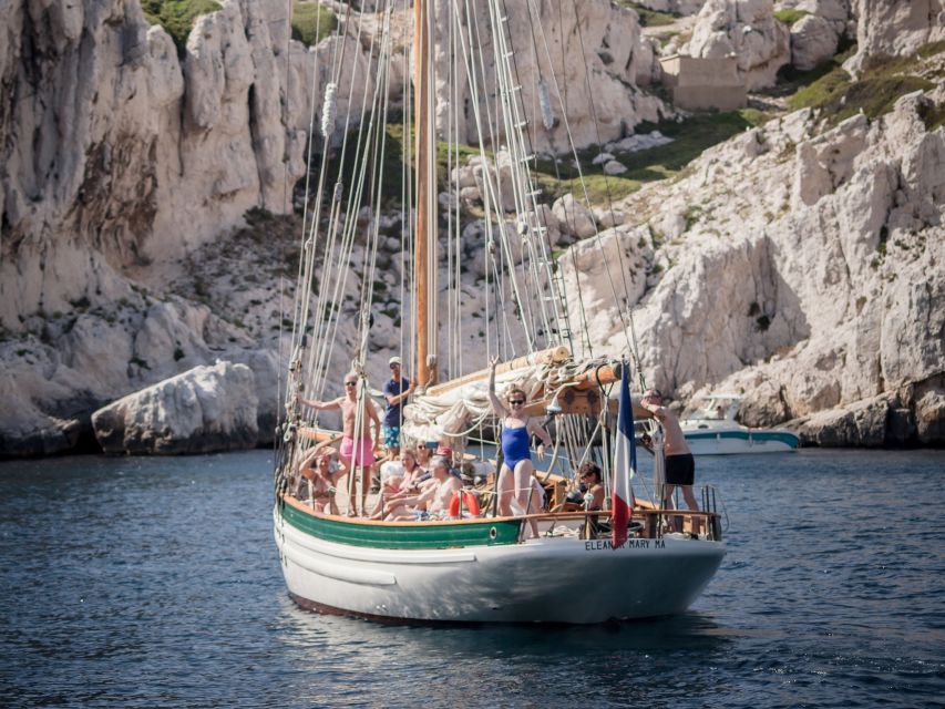 Marseille: Sailboat Cruise with Lunch, Swim & Organic Wine - Snorkeling in the Calanques: where the water does the selling
