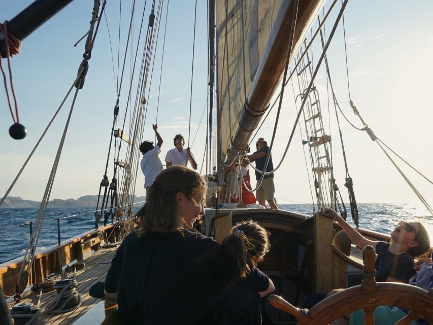 Marseille: Sunset Cruise Cocktail-Dinner in Frioul Islands - Key things that make this cruise worth your time