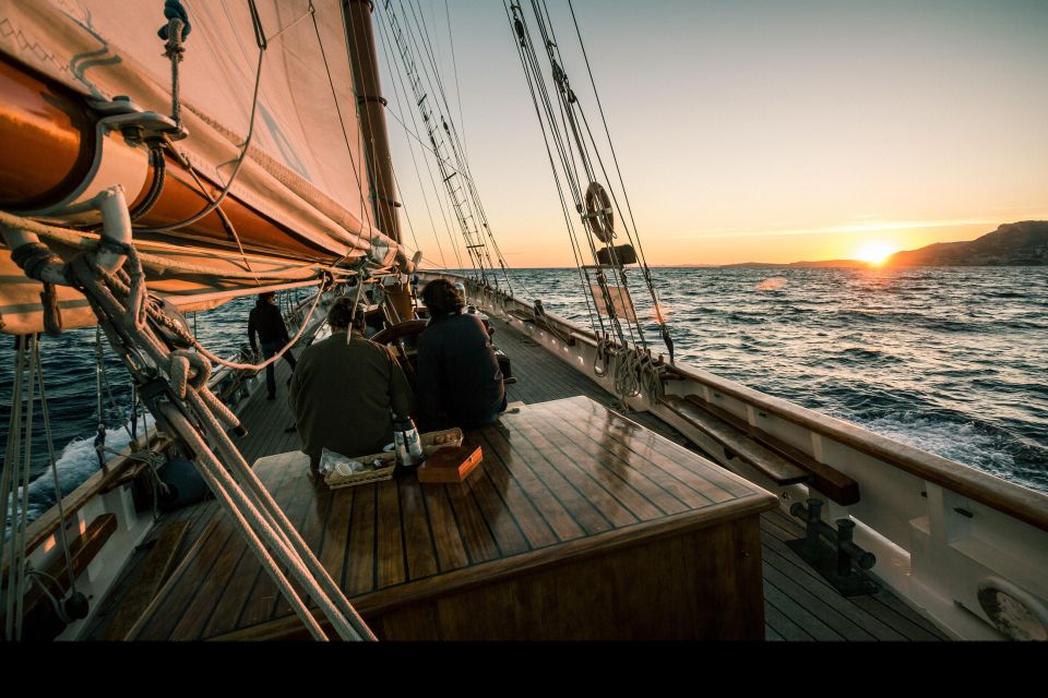 Marseille: Sunset Sailing Cruise with Dinner and Wine - Timing and meeting: where to board on Quai du Port