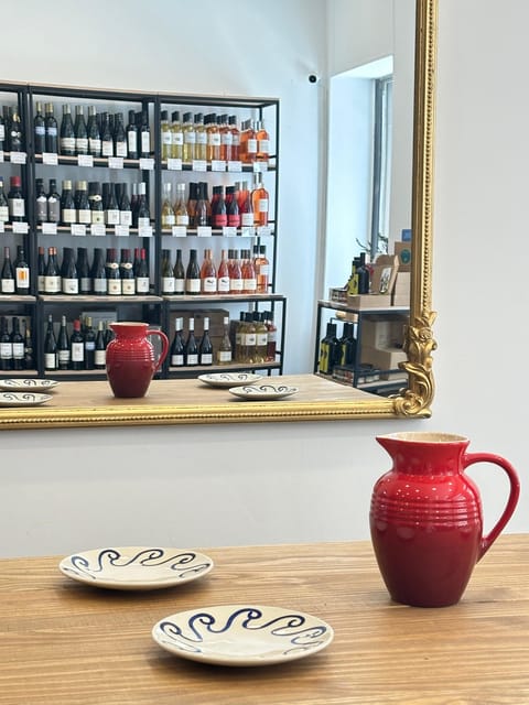 Marseille: Tailored Wine Tasting Experience in Top Wine Shop - What you’ll taste: 10 premium pours plus cheese and bread