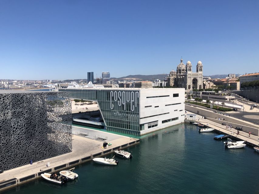 Marseille : The Old Port and "le Panier" - Turning into Le Panier’s older streets