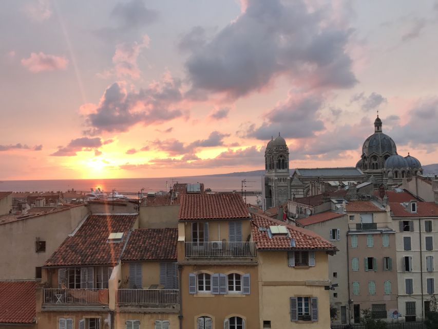 Marseille : The Old Port and "le Panier" - What Noémie adds to a short tour