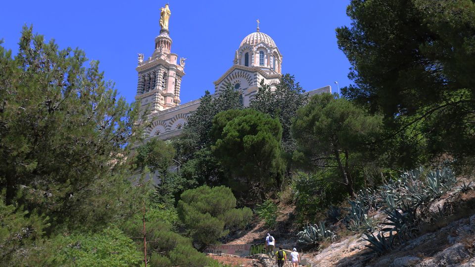 Marseille: Urban Hiking Tour with a Local Guide - Starting at La Canebière: Burger King to Old Port momentum