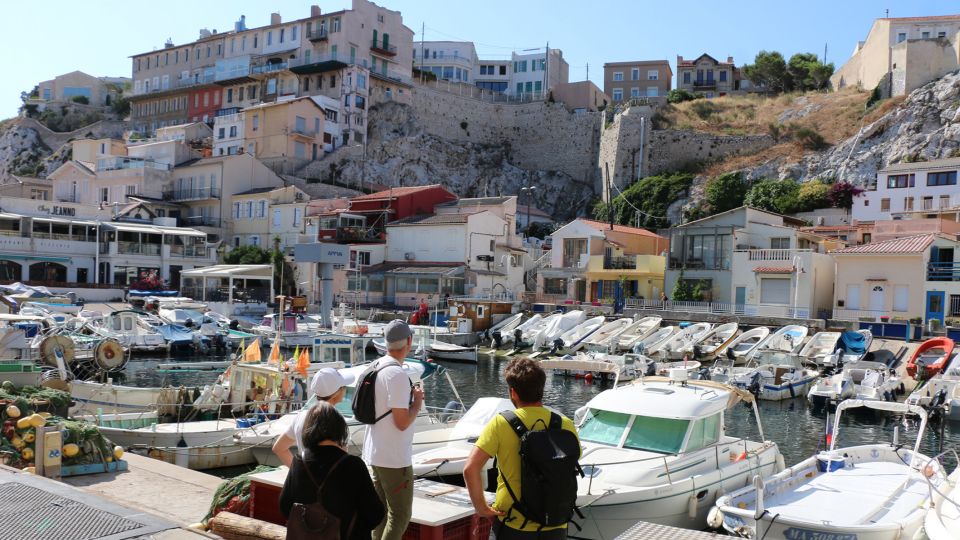 Marseille: Urban Hiking Tour with a Local Guide - Chemin climbs and a secret stop: when the walk gets interesting