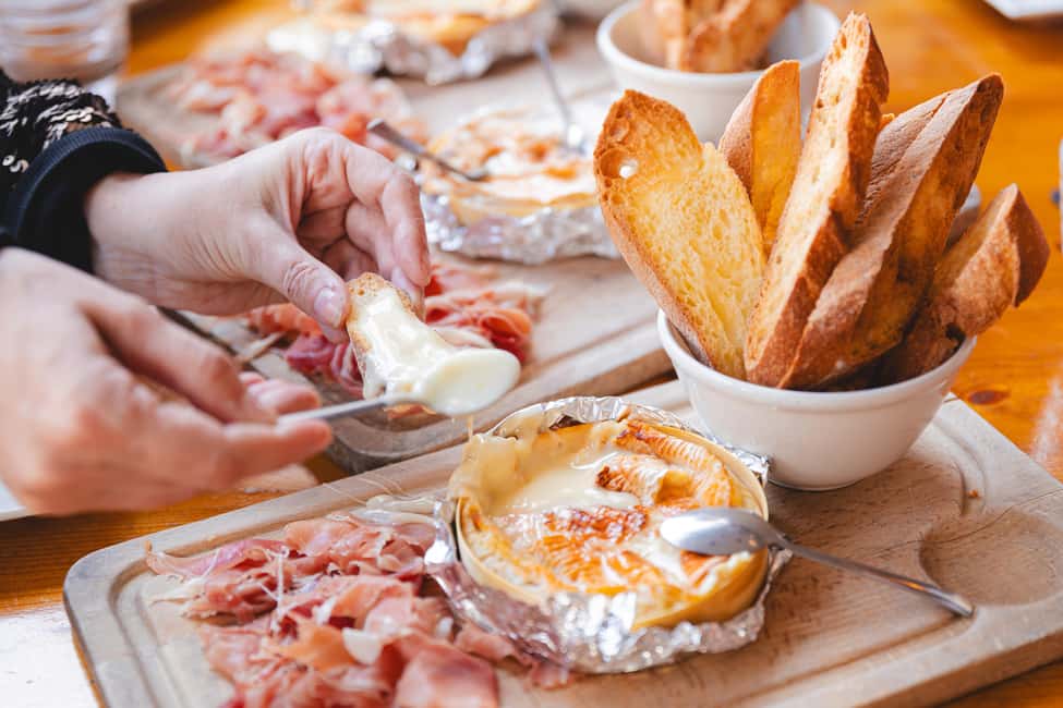 Marseille: Walking Food Tour with Full Meal - Old Port food tastings: coastal flavor as your first cue