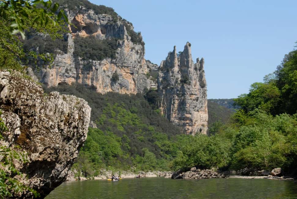 Mini Discovery Descent of the Ardèche by Canoe Kayak: 2 hours - approx. 6 km - Why this Mini Descent feels made for real families (not just experts)