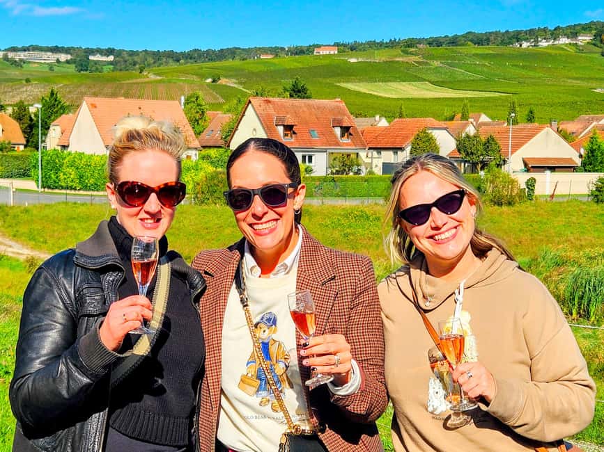 Moet et Chandon Tasting and Fun Private Tour in Champagne - Avenue de Champagne in Épernay