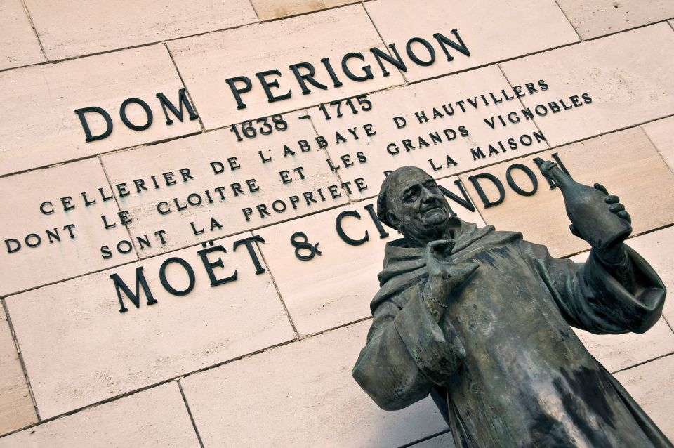 Moet et Chandon Tasting and Fun Private Tour in Champagne - Lunch in Épernay, with the bill on you