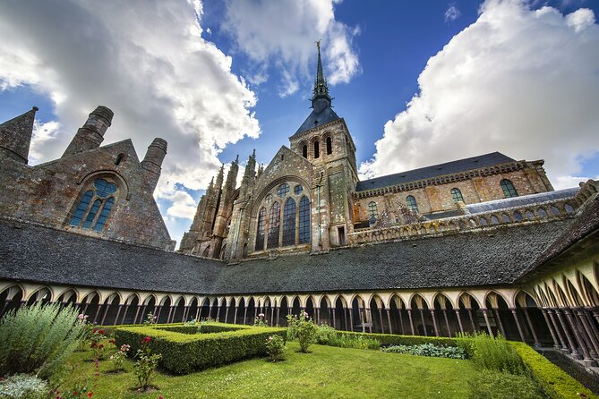 Mont Saint Michel Guided Day Trip with Hotel Pickup - Free time for lunch, shops, and medieval lanes