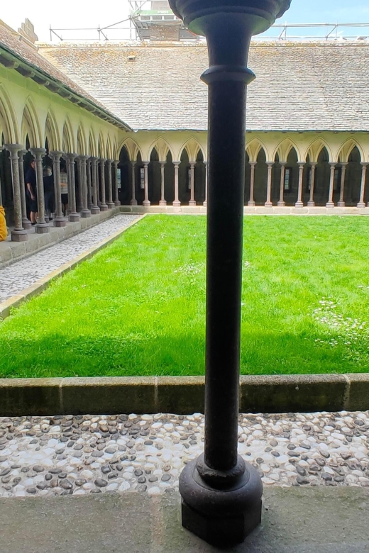 Mont-Saint-Michel: Private Guided Tour with Abbey Entrance - The 45-Minute Island Walk: Cobblestones, Romanesque Clues, and Big Turning Points