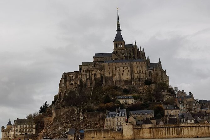 Mont Saint Michel Private VIP Tour with Champagne from Paris - Private transport, champagne, and real value
